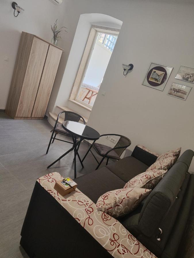 Studio Apartman Centar *